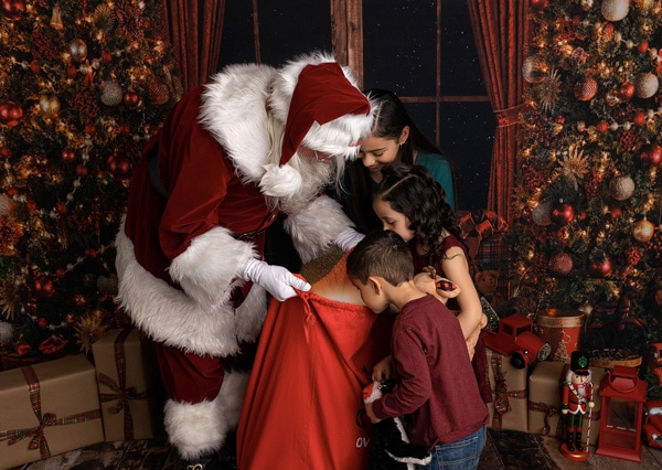 Santa and the kids, Christmas picture