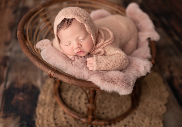 newborn baby, austin newborn photo, baby in a bamboo chair